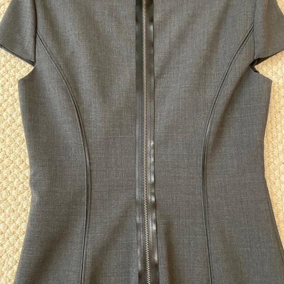 Elie Tahari Cap Sleeve Grey Wool Dress (SZ2) - Picture 5 of 6
